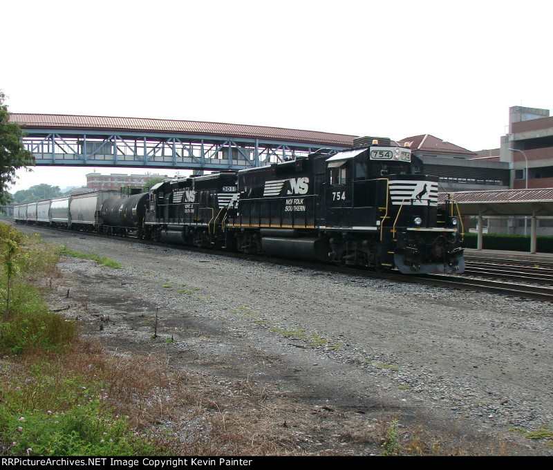 NS 754